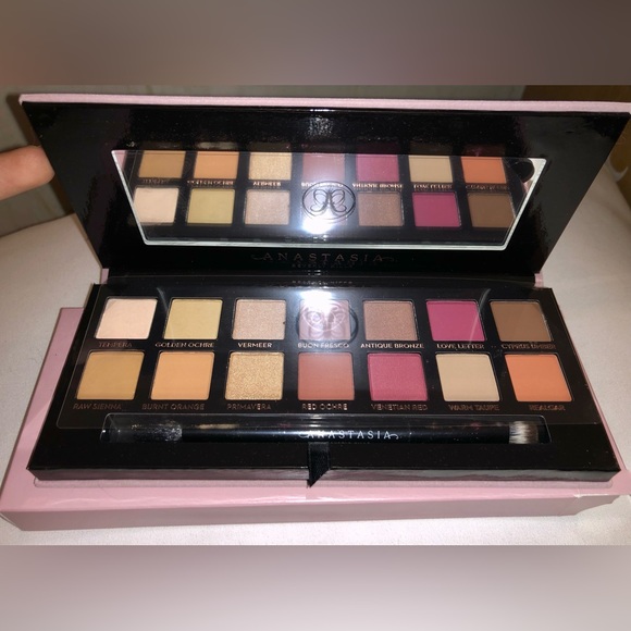 Anastasia Beverly Hills Modern Renaissance Eye Shadow Palette. Darks, Lights - Picture 2 of 4